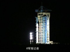 2016年8月16日01时40分，我国在酒泉卫星发射中心用长征二号丁运载火箭成功将世界首颗量子科学实验卫星（简称“量子卫星”）“墨子号”发射升空。此次发射任务的圆满成功，标志着我国空间科学研究又迈出重要一步。