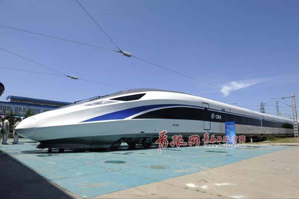 青岛造洲际高速列车亮相柏林展，车窗“魔镜”惊艳世界
